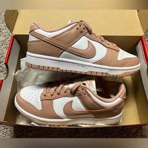 Nike Dunk Low Sneakers